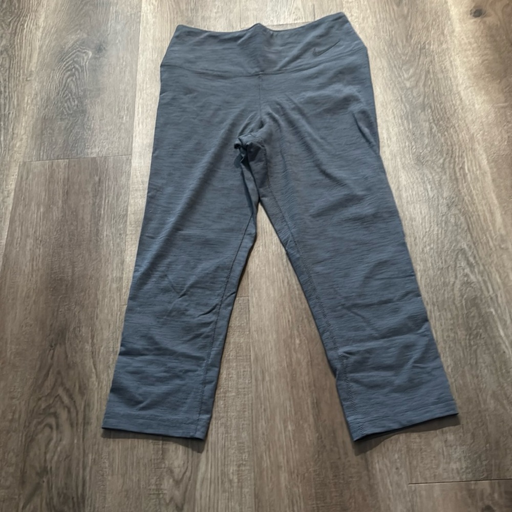 Nike Dri-Fit Leggings Size Medium Gray